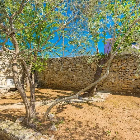 Apartment Fabulous Apartment, Charming Garden, Close To The Beach