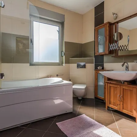 Fabulous Apartment, Charming Garden, Close To The Beach * Zadar