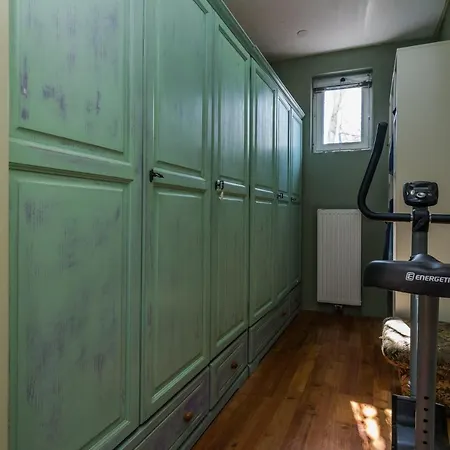 Fabulous Apartment, Charming Garden, Close To The Beach * ザダル